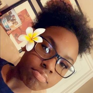 Meet your Posher, Ataayai